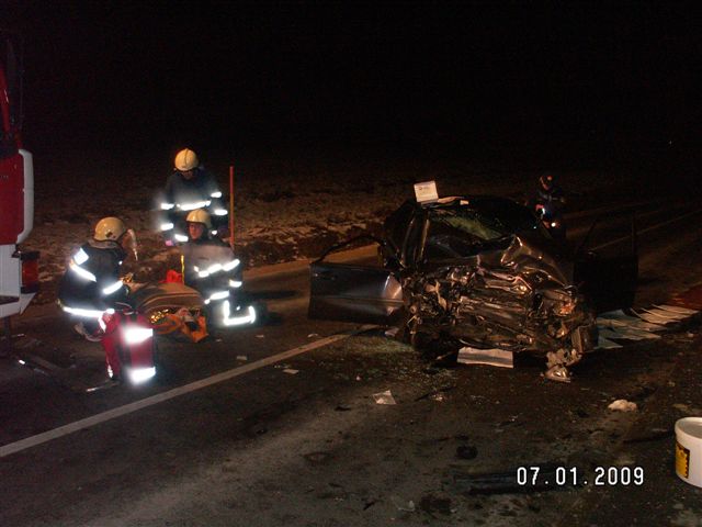 3-Prometna nesreča_rjavica 7_1_2008 (2009) — fotografija 1