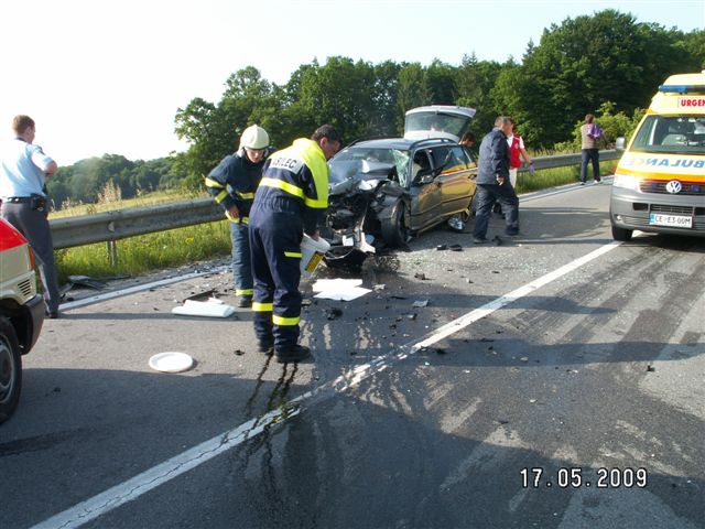 21 - Prometna nesreča Belo 17_5_2009 (2009) — fotografija 1