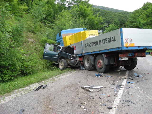 27 - Prometna nesreča s smrtnim izzidom v Bistrici ob Sotli 30_6_2010 (2010) — fotografija 1