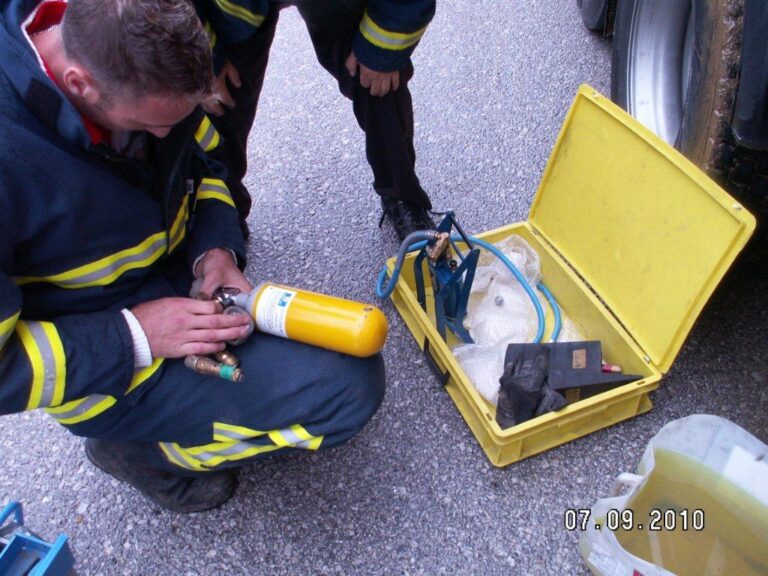 40 - Razlitje nafte Belin Ratanska vas 7_9_2010 (2010) — fotografija 1