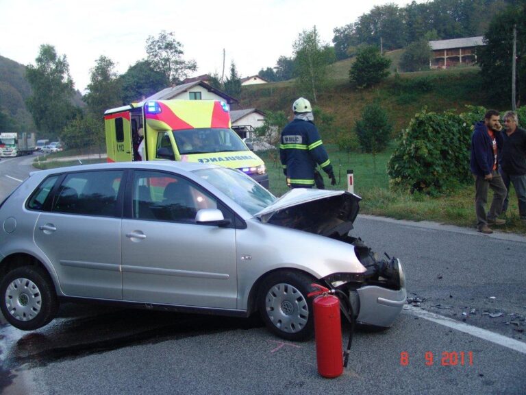 38_Prometna nesreča Kamna Gorca-Podplat 08_09_2011 (2011) — fotografija 6