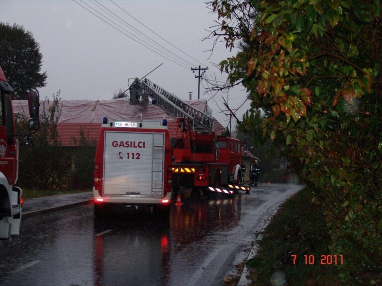 47_Močan veter - Prvomajska 7_10_2011 (2011) — fotografija 1