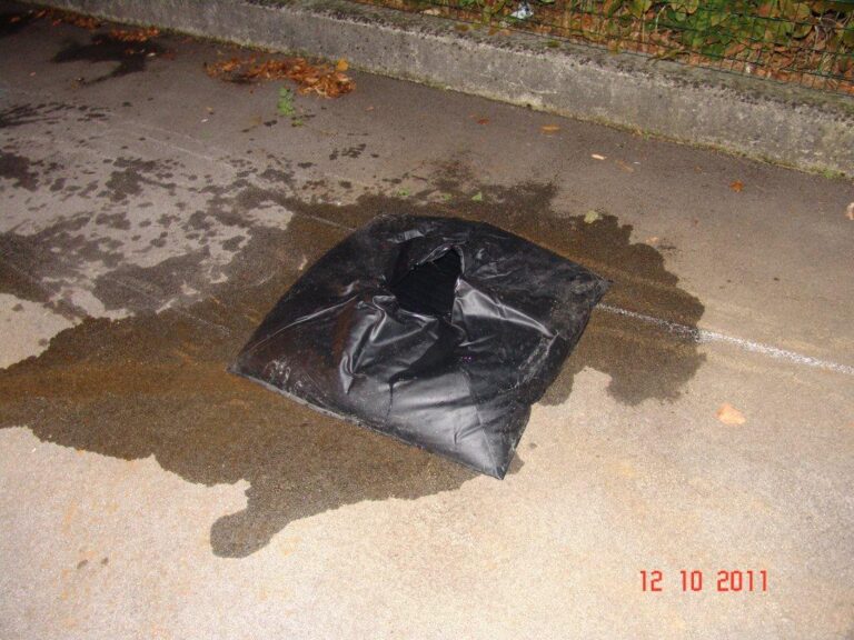 48_Razlitje kurilnega olja 12_10_2011 (2011) — fotografija 11