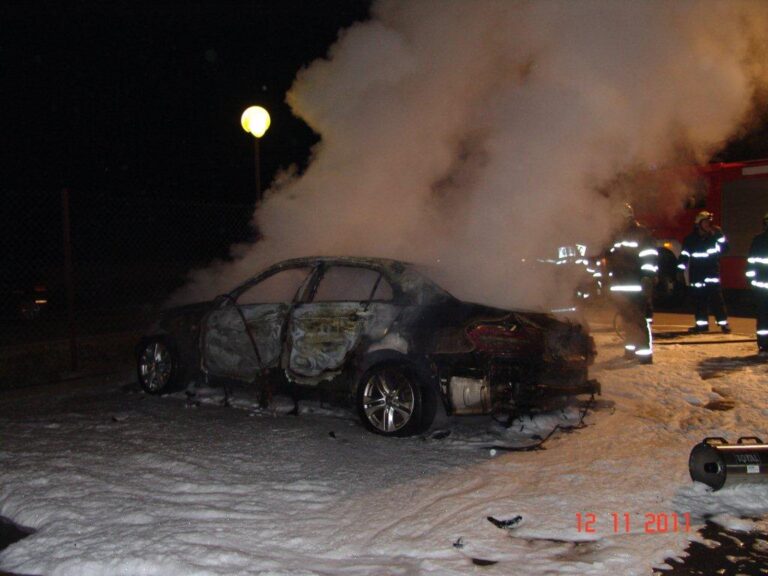 50_Požar avtomobila na Podplatu_12_11_2011 (2011) — fotografija 3