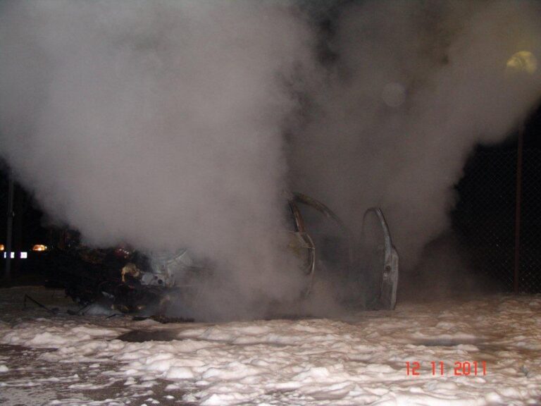 50_Požar avtomobila na Podplatu_12_11_2011 (2011) — fotografija 4