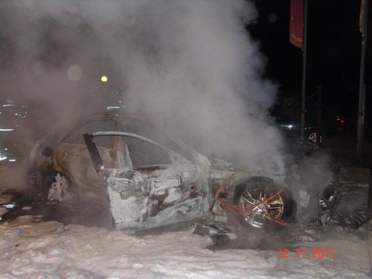50_Požar avtomobila na Podplatu_12_11_2011 (2011) — fotografija 6