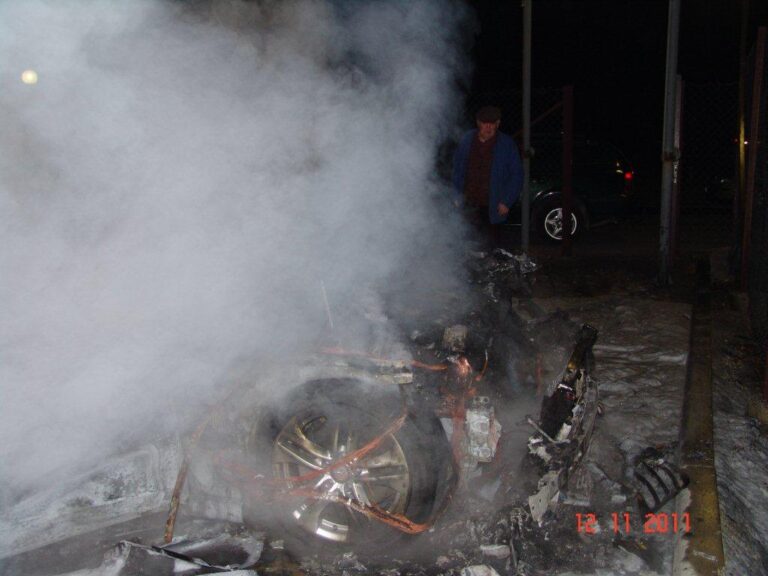 50_Požar avtomobila na Podplatu_12_11_2011 (2011) — fotografija 8