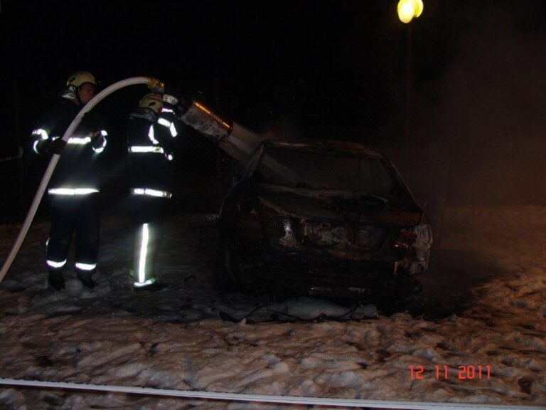 50_Požar avtomobila na Podplatu_12_11_2011 (2011) — fotografija 14