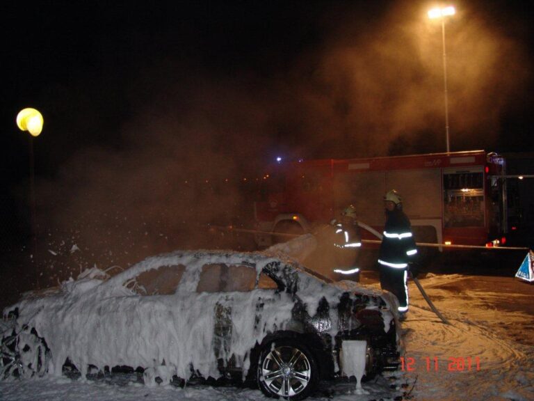 50_Požar avtomobila na Podplatu_12_11_2011 (2011) — fotografija 18