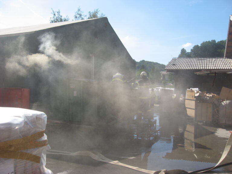 20 - Požar zaboja za odpadke - Steklarna (2012) — fotografija 2