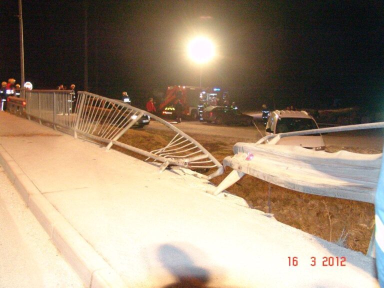 7 - Prometna nesreca - Tržišce_16_3_2012 (2012) — fotografija 1
