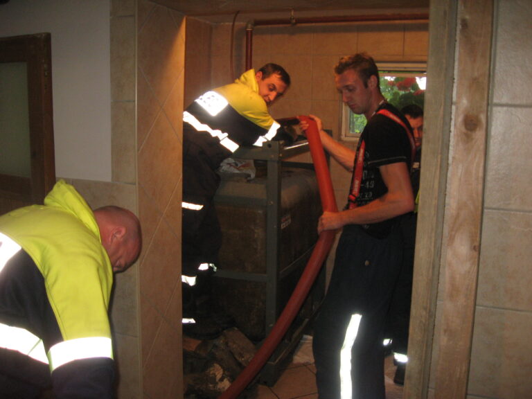 21 - Nesreca z nevarnimi snovmi (2012) — fotografija 1