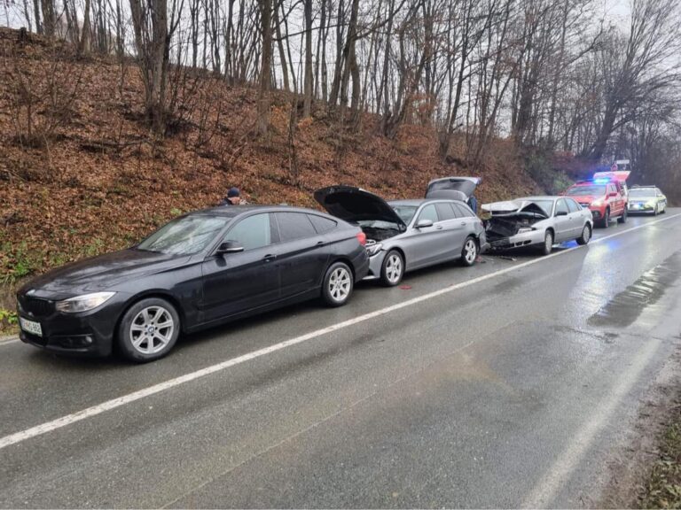8.12.2022 Nesreče v cestnem prometu Tekačevo-Podplat (2022) — fotografija 1