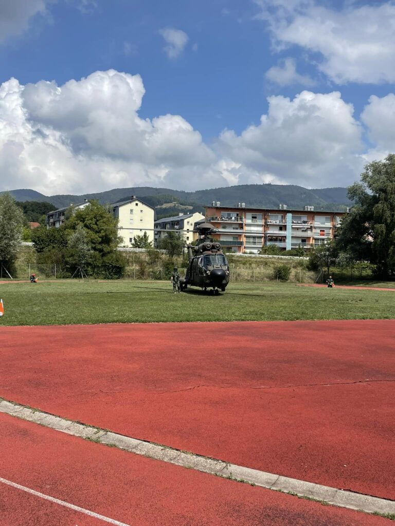 25.8.2022 Zavarovanje pristanka helikopterja 2. Osnovna šola (2022) — fotografija 1
