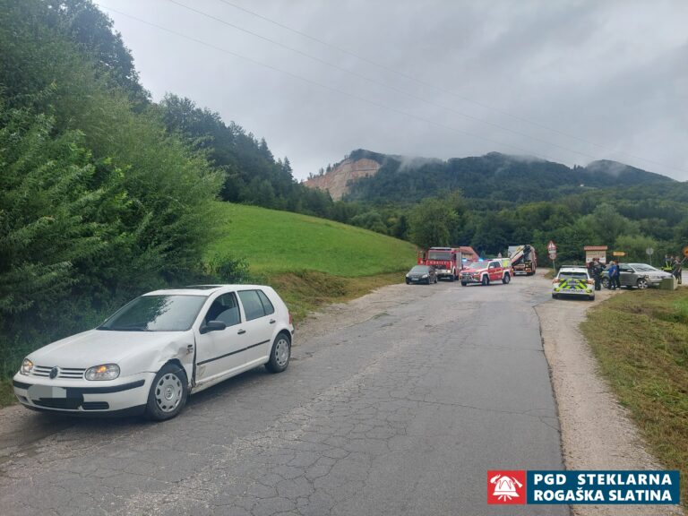 054 Nesreče v cestnem prometu Bukovje v Babni gori 30.8.2023 (2023) — fotografija 1
