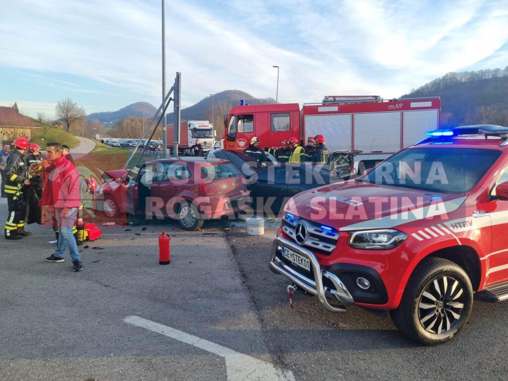 005 Nesreče v cestnem prometu Brezovec pri Rogatcu 12.1.2023 (2023) — fotografija 4